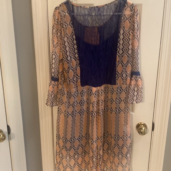 Beautiful BCBG DRESS size L - Picture 3 of 7